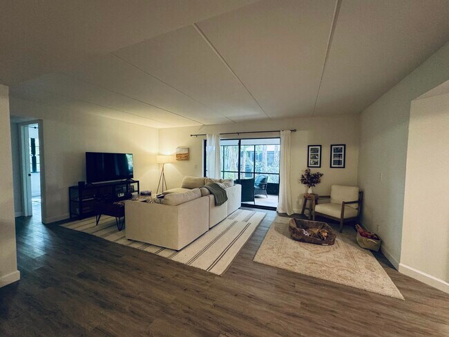 Building Photo - 12260 Sag Harbor Ct