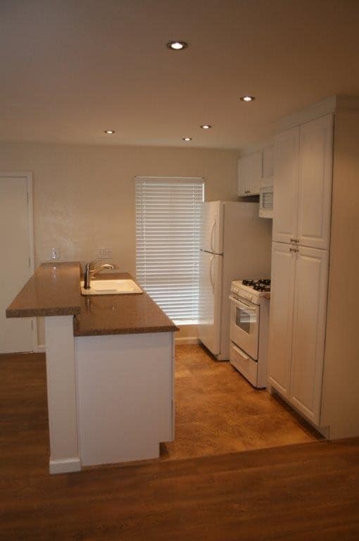 Building Photo - 2845 S Fairview St