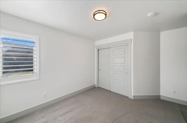 Building Photo - Warm & Welcoming Kuna Rental