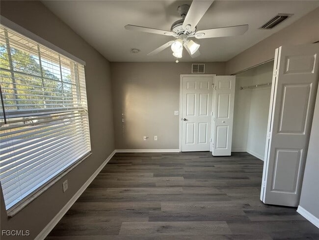 Building Photo - 2415 Herb Ave S