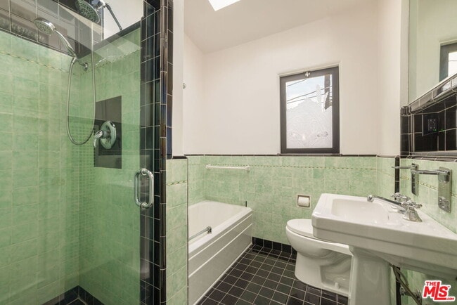 Building Photo - 2228 Prospect Ave