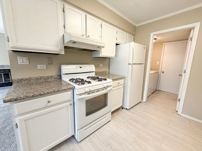 Building Photo - 1344 Barclay Ln