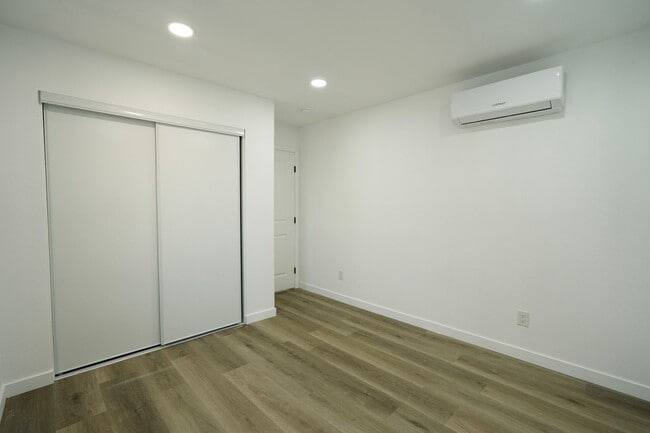 Building Photo - 925 Ohio St