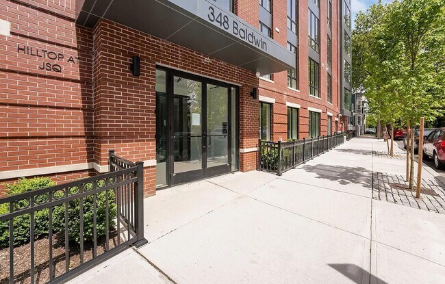 Primary Photo - 348 Baldwin Ave