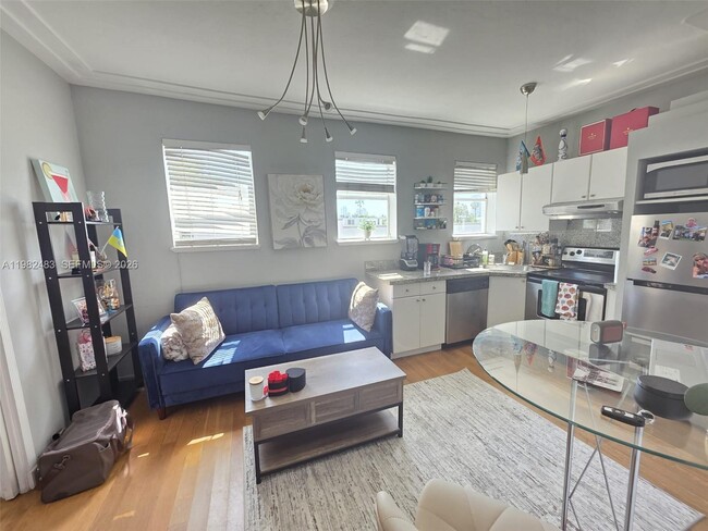 Building Photo - 1027 Pennsylvania Ave