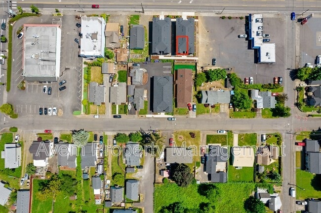 Building Photo - 936 Molalla Ave