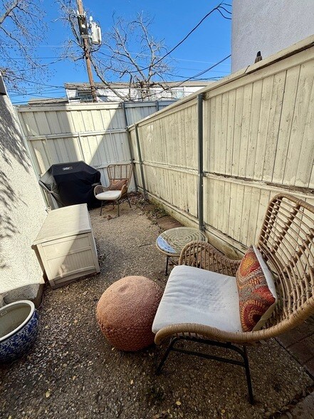 Building Photo - 4424 Holland Ave