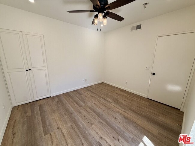 Building Photo - 10215 Variel Ave