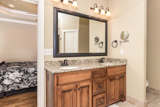 Building Photo - Iveys Subdivision