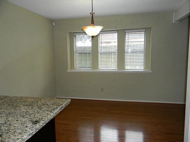Building Photo - 2754 Quarry Hill Rd