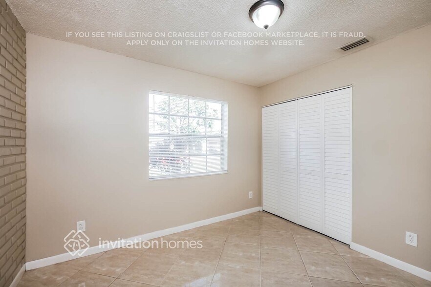 Building Photo - 7750 NW 45th Ct