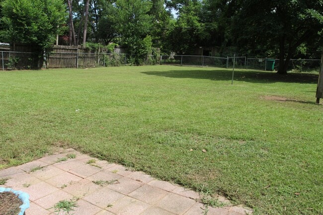 Building Photo - 1110 10th Ave