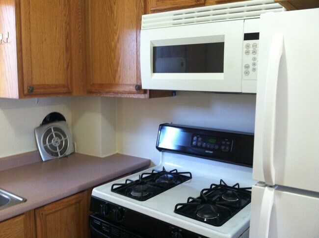 Building Photo - 134 Commercial Ave