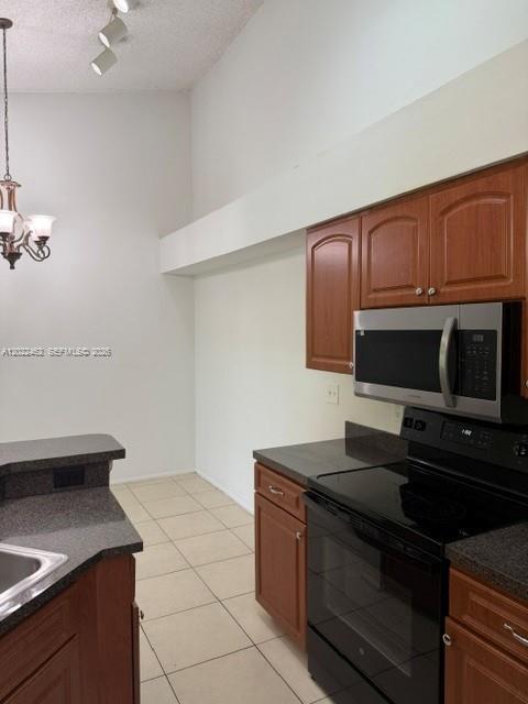 Building Photo - 9999 Summerbreeze Dr
