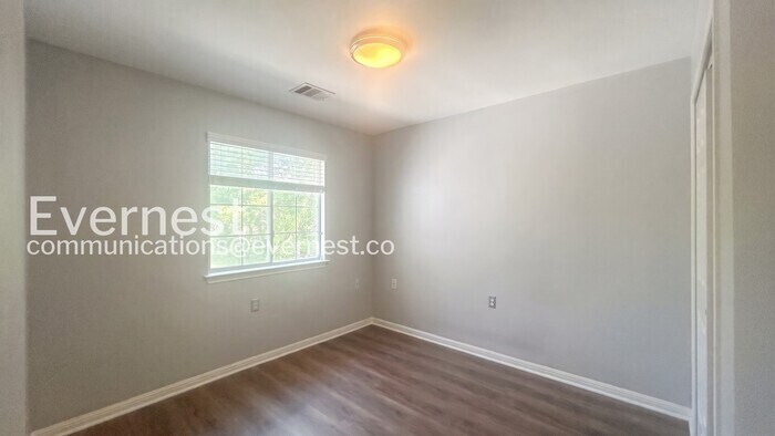 Building Photo - 1136 Emmitt Run