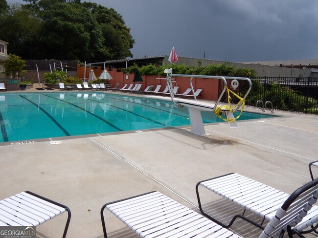 Building Photo - 815 Edgewood Ave NE