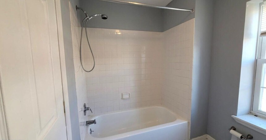 Building Photo - 122 N Scott St