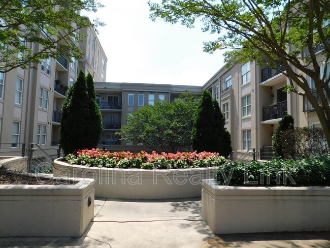 Building Photo - 1315 East Blvd