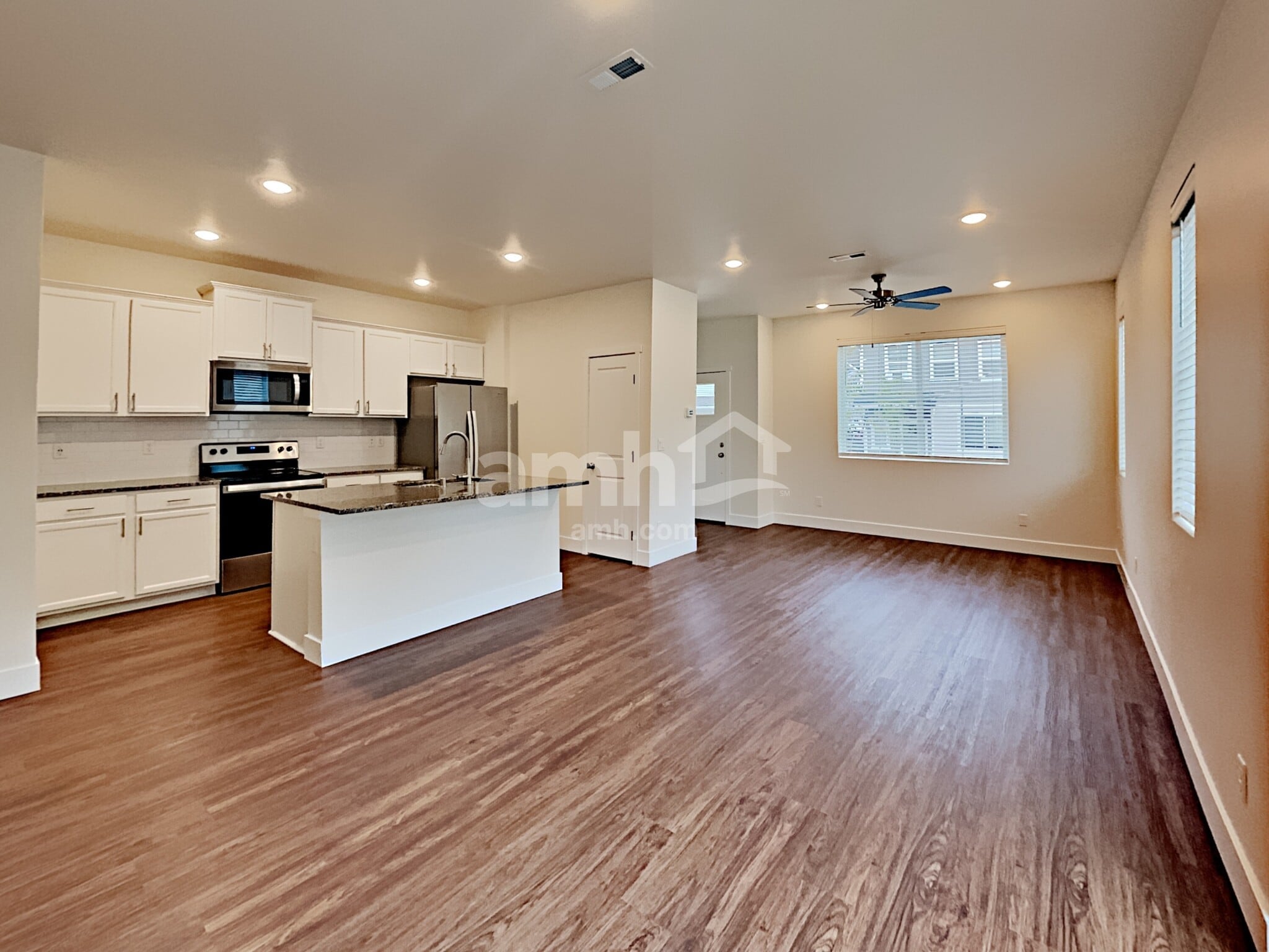 Building Photo - 32971 Lookout Ln