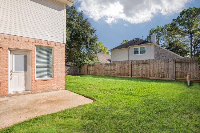 Building Photo - 18135 Somerset Knolls Ct