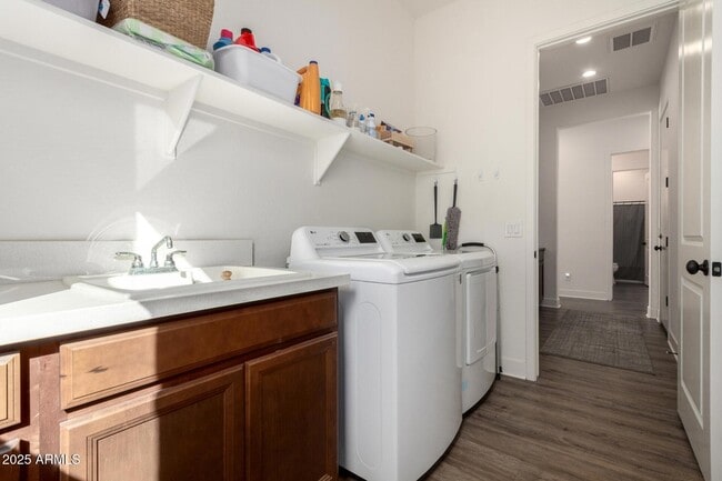 Building Photo - 22724 E Poco Calle