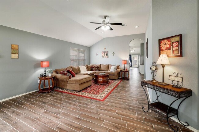 Building Photo - 316 Swenson Dr