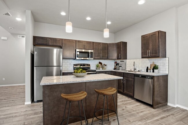 704SLongRd-4_STAGED - Diamond Rock Rentals