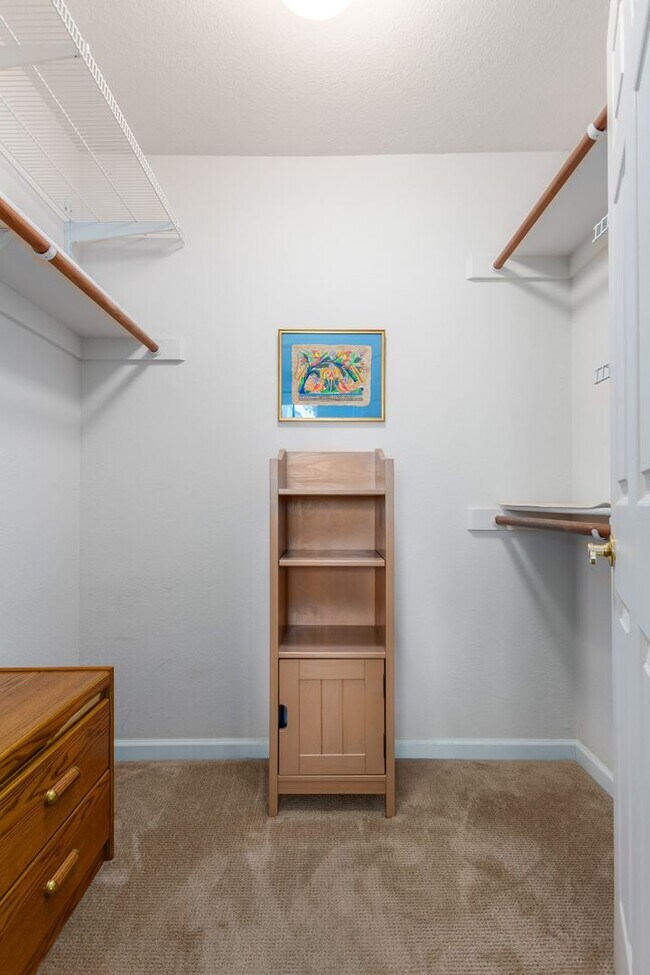 Building Photo - Two bedroom condo