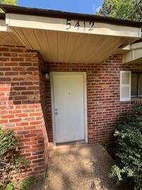 Building Photo - 2 Bedrooms / 1.5 Bathrooms ~ Crossroads Area ~