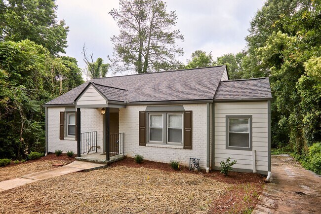 Primary Photo - Super cute East Atlanta home with secluded...