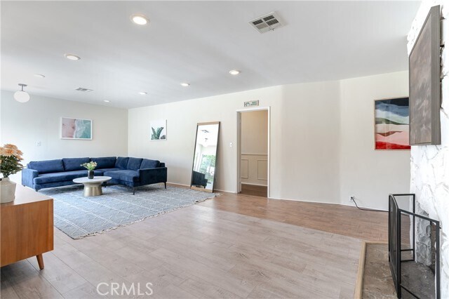 Building Photo - 367 W Camino Real Ave