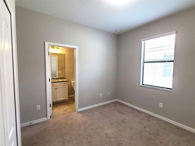 Building Photo - 19353 Nearpoint Dr