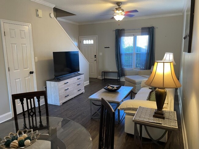 Building Photo - 385 Old Epps Bridge Rd