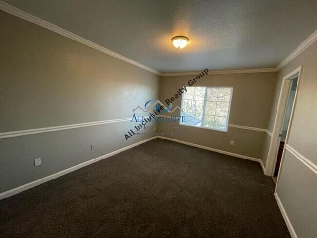 Building Photo - Charming 3-Bedroom Home in Desirable Folso...