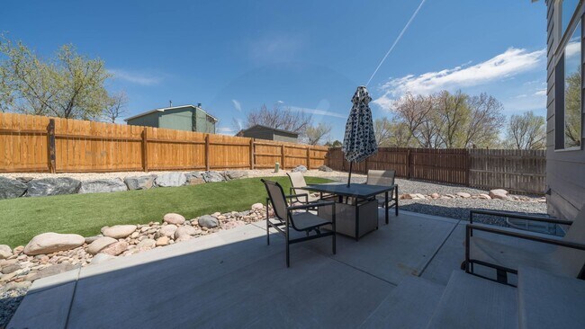 Building Photo - Updated Two Story in Cimmaron Hills