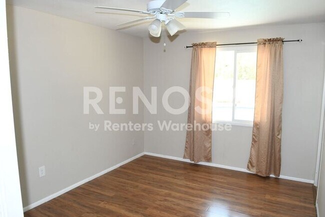 Building Photo - Updated 3 BD/2 BA/2 CG Home w/Pool Near Thunderbird & I-17 in Phoenix!