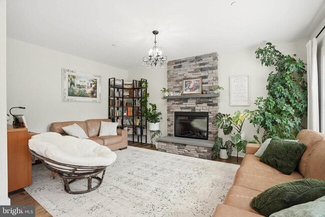 Building Photo - 722 Whitneys Landing Dr