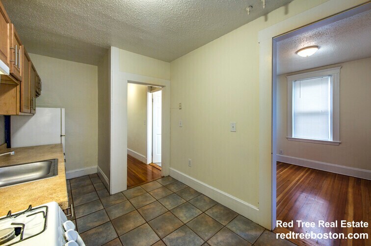Building Photo - 437 Cambridge St