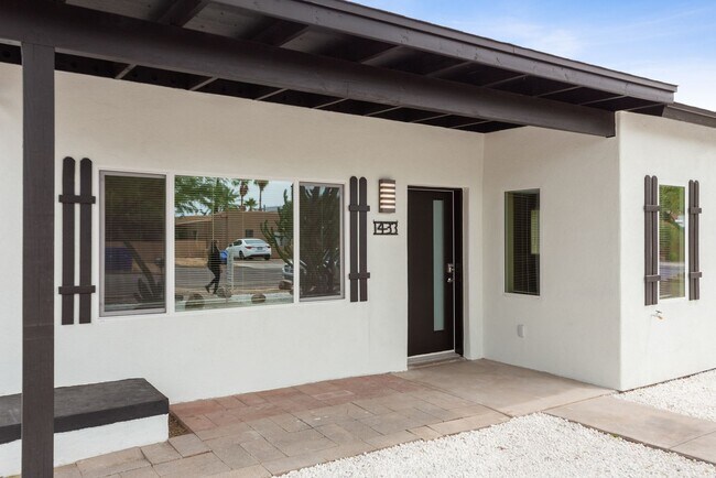 Building Photo - 1433 E Lee St