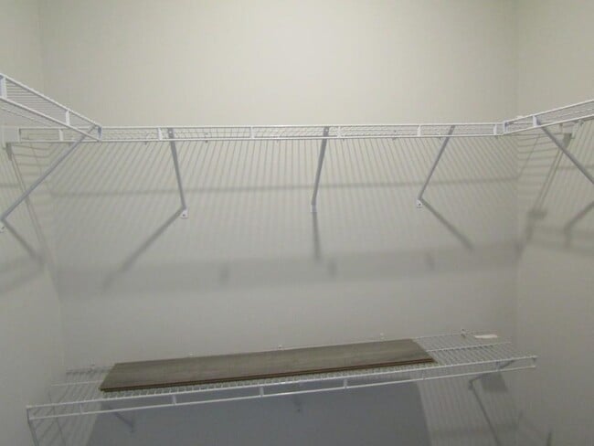 Building Photo - 2165 Ainsley Dr