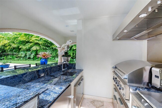 Building Photo - 174 Isla Dorada Blvd