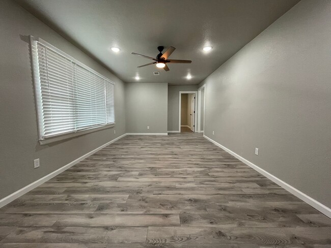 Building Photo - Beautiful 3 Bed 2 Bath Home for Rent in Fo...