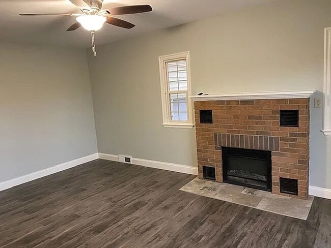 Building Photo - Click the “Apply Now” button or email wapmrentals@gmail.com for a prompt response.