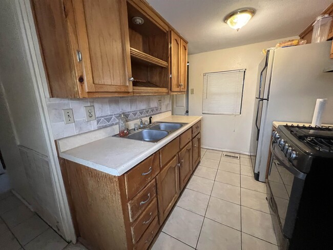Building Photo - 125 Burge Dr