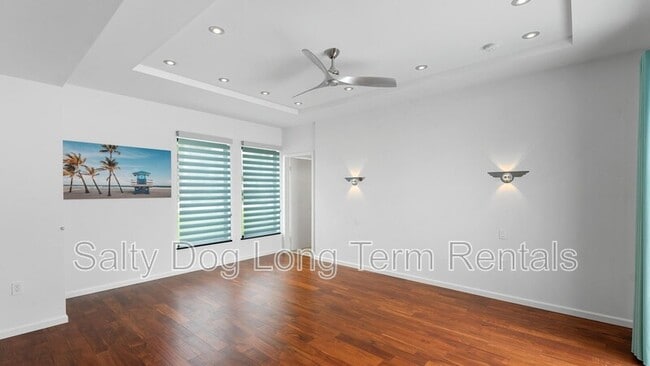 Building Photo - 3001 John Anderson Dr