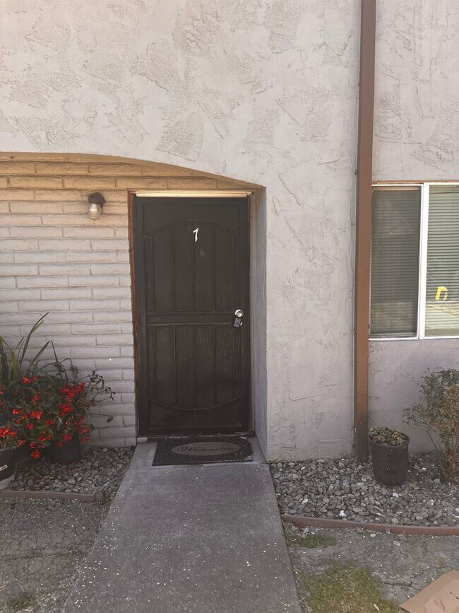 Primary Photo - 1224 Dana Dr