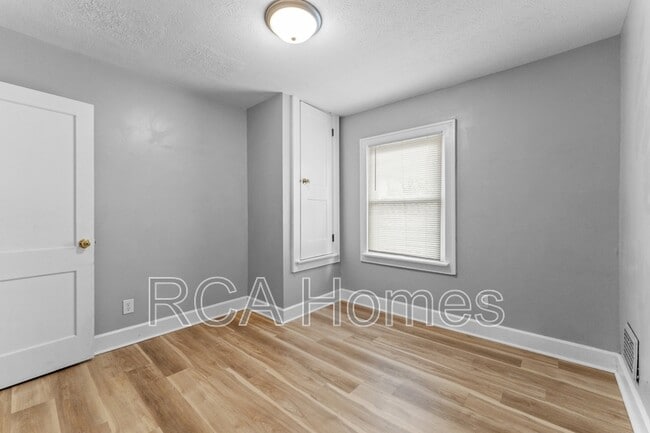 Building Photo - 369 S Grand Ave
