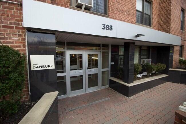 Building Photo - 388 Avenue X