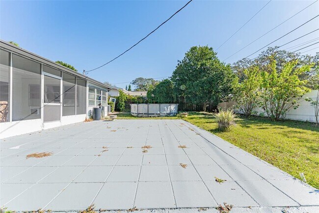 Building Photo - 1533 Bonair St