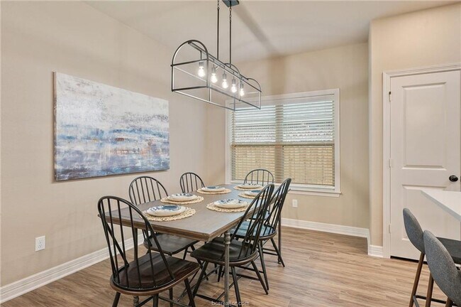 Building Photo - 4 Bedroom, 2 Bath in Dove Crossing Subdivi...